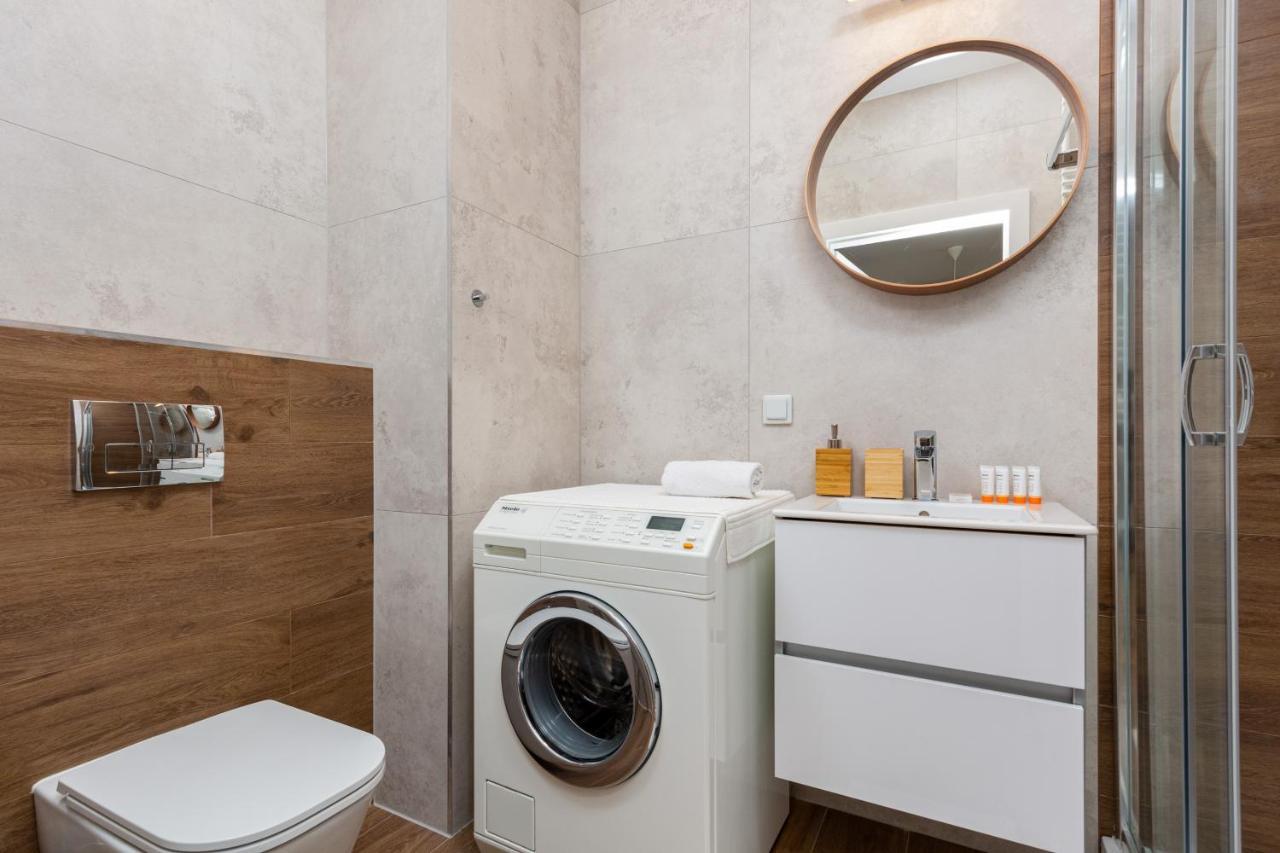 Forum Wola Jana Kazimierza Apartment By Noclegi Renters Варшава Екстериор снимка