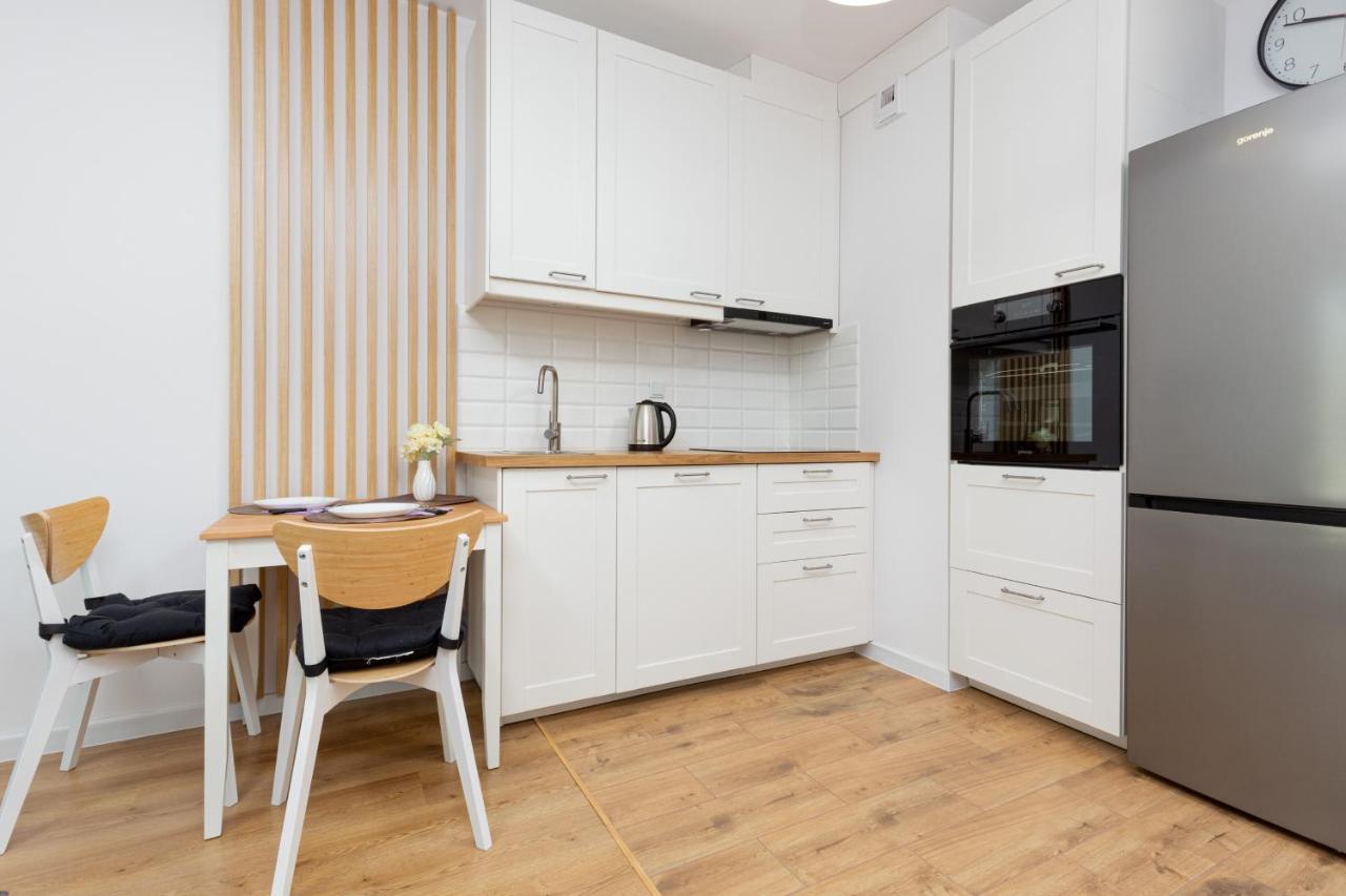 Forum Wola Jana Kazimierza Apartment By Noclegi Renters Варшава Екстериор снимка